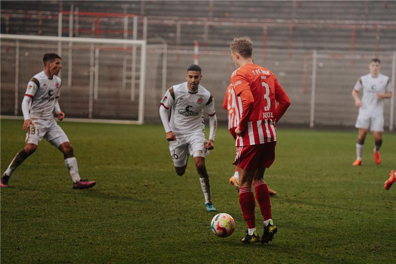 Ex-BSVer Elias Saad vor Profidebüt: „Bin ein Straßenfußballer“ Im Testspiel gegen Union Berlin lief Elias Saad erstmals für den FC St. Pauli auf. Foto: FC St. Pauli