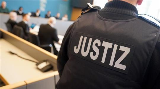 Im Vergewaltigungsprozess gegen einen Ex-Staatsanwalt ist das Urteil gesprochen worden.