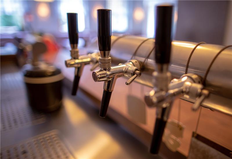 Im Vergleich zum Jahr 2020 sank der Umsatz in 2021 noch einmal um 2,2 Prozent. Foto: Jens Büttner/dpa-Zentralbild/dpa