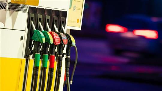 Im Vergleich zum Ölpreis sieht der ADAC den Benzinpreis derzeit auf einem angemessenen Niveau. Diesel sei allerdings zu teuer, hieß es.