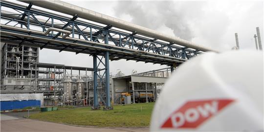 Hohe Energiepreise belasten Dow-Mutterkonzern Im Vergleich zum Vorquartal gingen die Umsätze des Dow-Mutterkonzerns um zehn Prozent zurück. Foto: dpa