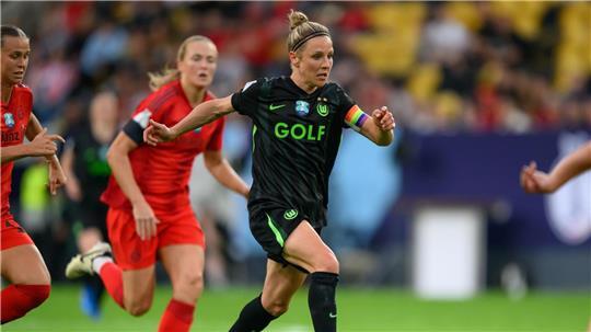 Im Vorjahr unterlagen die Wolfsburgerinnen um Svenja Huth dem FC Bayern. (Archivbild)