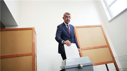 Im Wahlkampf hatte der Umfragefavorit Andrej Babis ein Ende der Waffenlieferungen seines Landes an die Ukraine angekündigt.