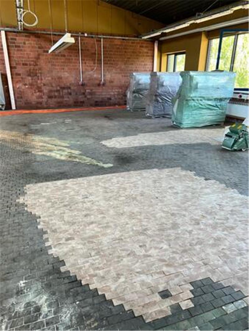Im Werkstattbereich des Stader Berufsschulzentrums werden umfangreiche Sanierungsarbeiten ausgeführt.