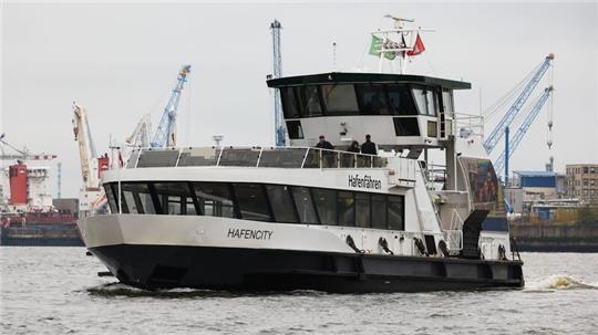 Im Winter fahren weniger Hadag-Fähren über die Elbe. (Archivbild)
