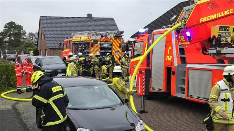 Im Wohngebiet um den Allensteiner Weg mussten die Straßen gesperrt werden.