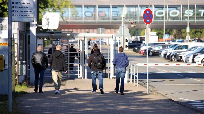 Im Wolfsburger Stammwerk beginnt heute die Serie von Betriebsversammlungen bei VW. 