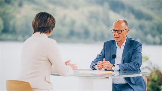 Im ZDF-„Sommerinterview“ wirkte der Kanzler recht entspannt.