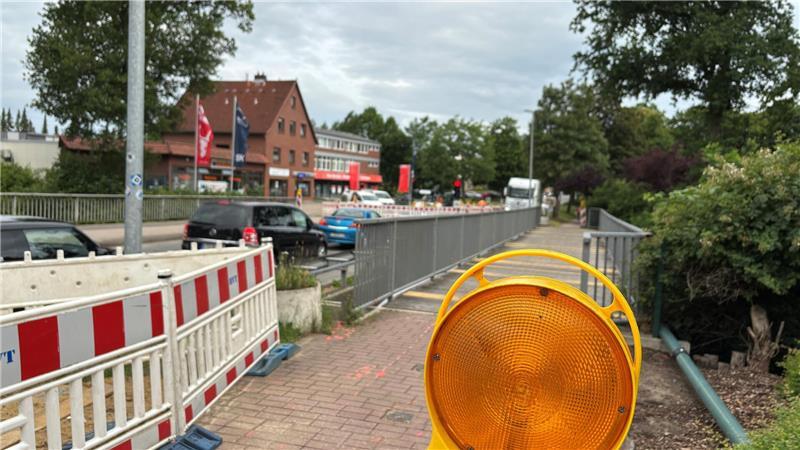 Brückenneubau: Harburger Straße in Stade wird voll gesperrt Im Zuge des Brückenneubaus in der Harburger Straße muss die Harburger Straße erneut voll gesperrt werden.