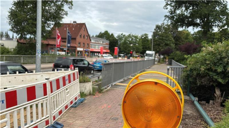 Sperrungen: Wichtige Pendlerstrecken in Stade und Buxtehude ab heute dicht Im Zuge des Brückenneubaus in der Harburger Straße muss die Harburger Straße erneut voll gesperrt werden.