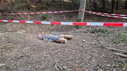 Im Zusammengang mit der Suche nach einem Mann wurde ein selbstgebauter Zylinder untersucht (Foto aktuell).