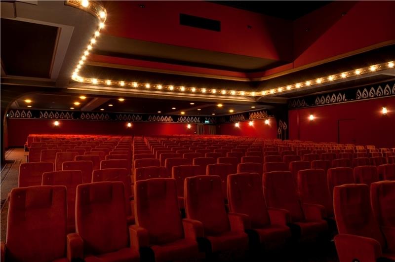 Im bereits im Jahr 1912 erbauten Passage Kino stehen regelmäßig Sondervorstellungen auf dem Programm.