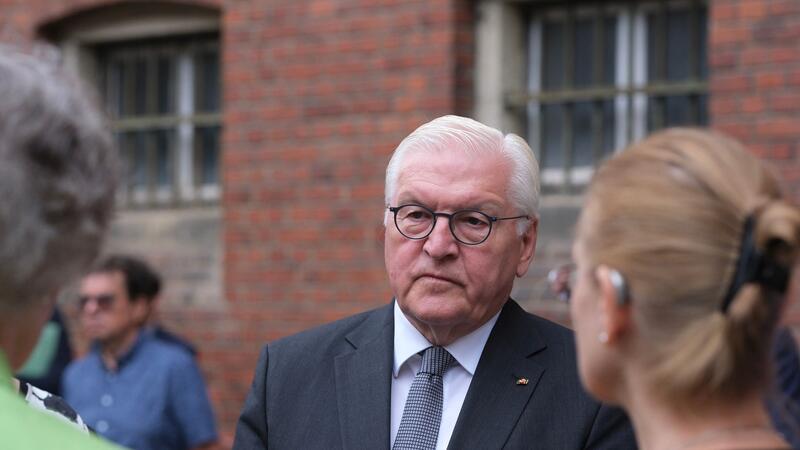 Steinmeier mahnt Aufklärung von DDR-Zwangsarbeit an Im einst berüchtigten DDR-Frauengefängnis Hoheneck erinnert eine neue Gedenkstätte an die Schicksale politischer Häftlinge.
