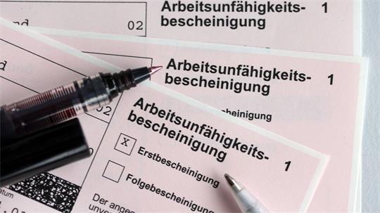 Im ersten Halbjahr 2026 ist der Krankenstand in Niedersachsen nach einer Auswertung der DAK-Gesundheit leicht gesunken. (Symbolbild)