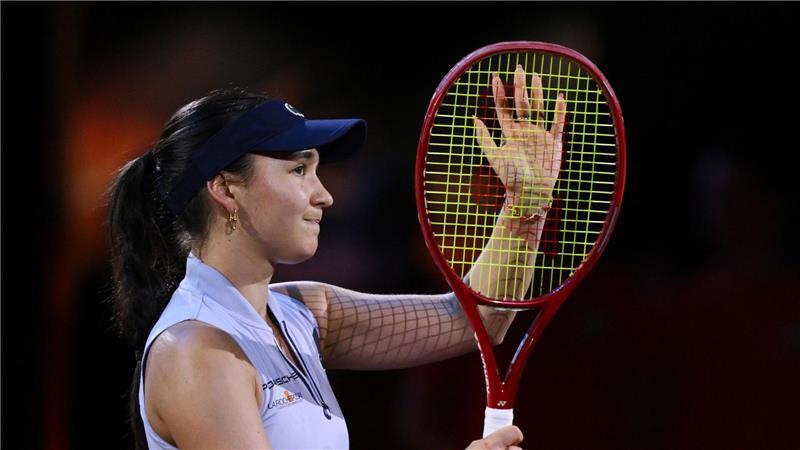 Im ersten Match in Stuttgart gelang Lys ihr erster Sieg seit drei Monaten.