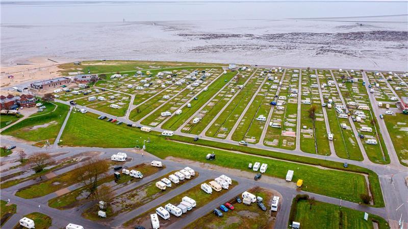Camping-Saison startet – Dauercamper rollen an die Küste Im friesischen Schillig rollten die ersten Dauercamper zum Saisonstart auf den Campingplatz. (Archivbild)