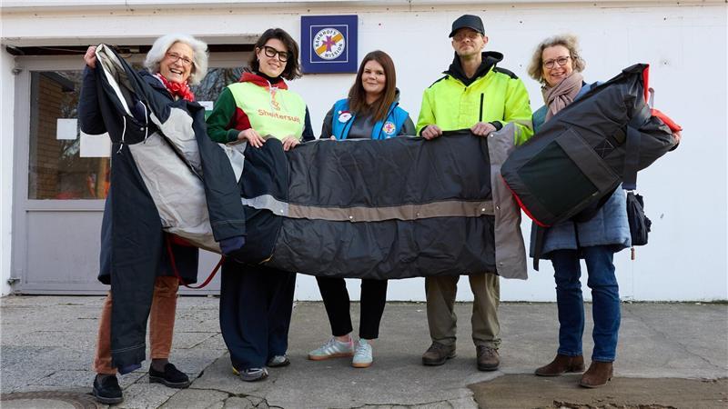 Niederländer erfindet besondere Winterjacke für Obdachlose Im gesamten Winter 2025/26 sollen 1.000 davon verteilt werden.