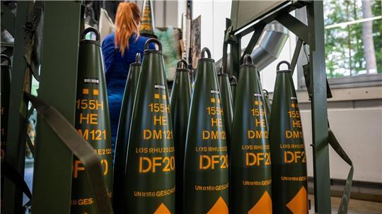 Im niedersächsischen Unterlüß fertigt Rheinmetall 155-Millimeter-Artilleriemunition.