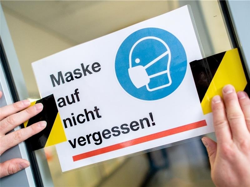 AfD-Fraktion scheitert mit Corona-Antrag Im normalen Unterricht brauchen die Schüler keine Maske . Auf den Fluren der Schulen dagegen schon. Foto: Hauke-Christian Dittrich/dpa