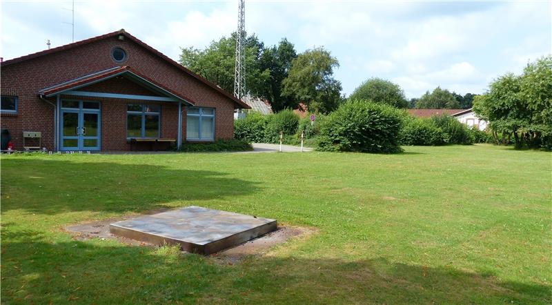 Im rückwärtigen Bereich der Feuerwehr wird die Gemeinde Hammah Container aufstellen und Krippenkinder betreuen lassen. Fotos Eidtmann