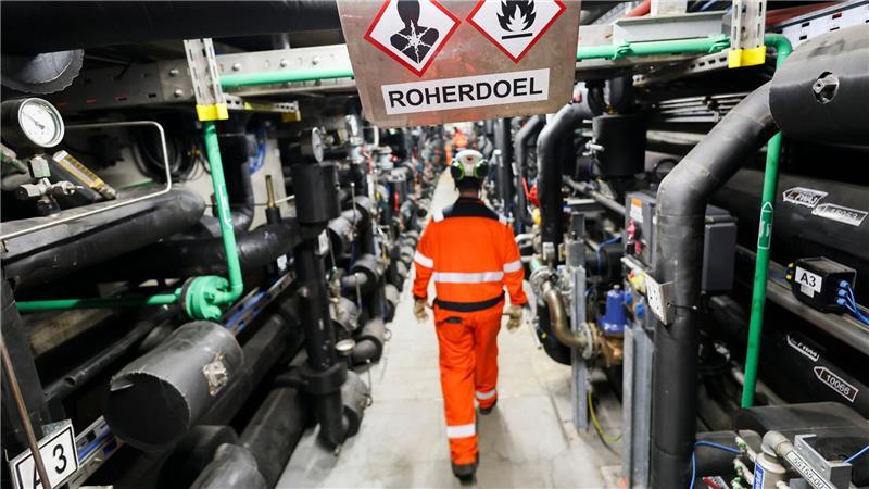 Im sogenannten Rohrkeller wird das geförderte Öl zusammengeführt und für den Transport vorbereitet. 