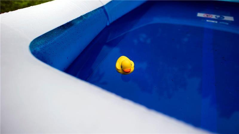 Stadtwerke fordern zum Wassersparen im Kreis Pinneberg auf Im südlichen Schleswig-Holstein soll auf das Befüllen privater Pools verzichtet werden.