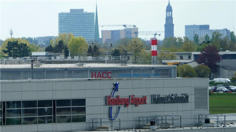 Fast 15 Millionen Fluggäste - Hamburg Airport macht Gewinn Im vergangenen Jahr sind fast 15 Millionen Menschen in Hamburg abgeflogen oder gelandet. (Archivbild)