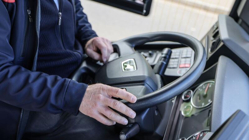 Im vergangenen Jahr verzeichnete die Berufsgruppe der Bus- und Straßenbahnfahrer einen starken Anstieg beim Fachkräftemangel.