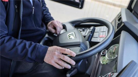 Im vergangenen Jahr verzeichnete die Berufsgruppe der Bus- und Straßenbahnfahrer einen starken Anstieg beim Fachkräftemangel.