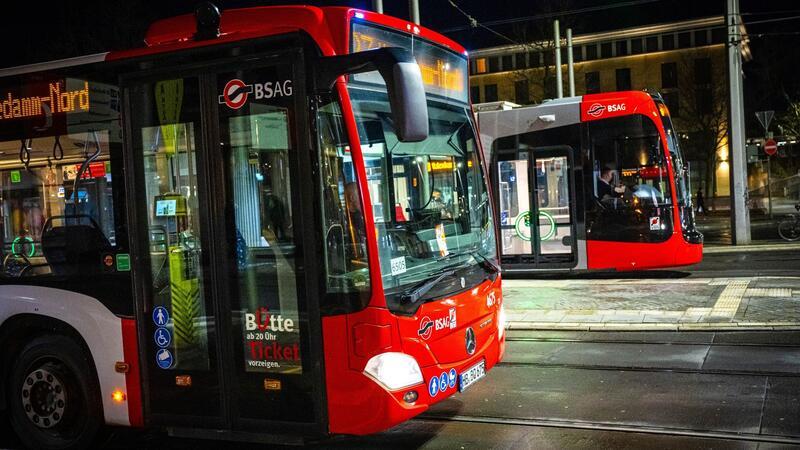 Mehr Fahrgäste bei Bussen und Bahnen Im vergangenen Jahr waren fast 10,9 Milliarden Fahrgäste im Linienverkehr des Nah- und Fernverkehrs unterwegs.