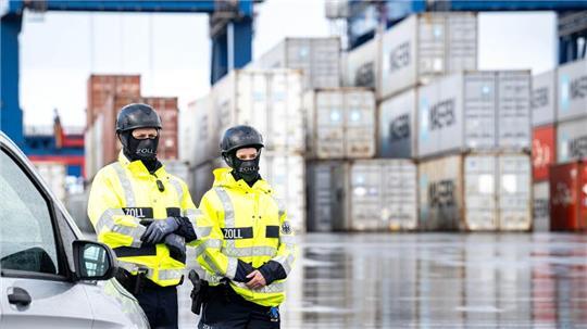 Im vergangenen Jahr waren nach Angaben von Europol mehr als 300 Tonnen Kokain in den Häfen der EU beschlagnahmt worden.