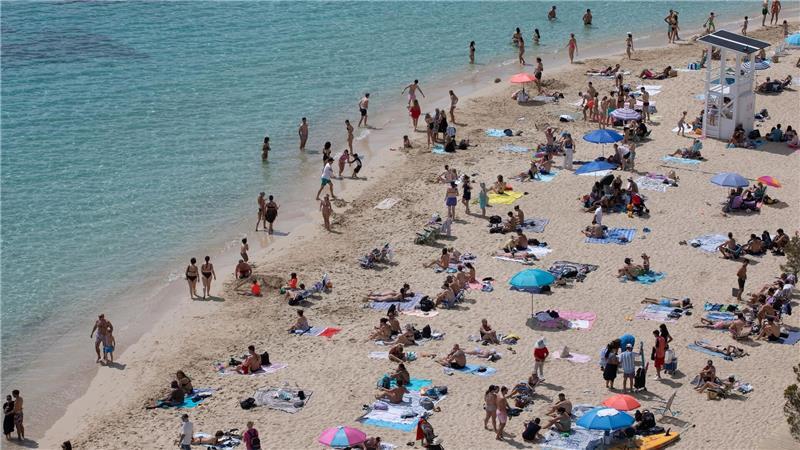Dertour legt stark zu – 31 Prozent mehr Wintergäste Im vergangenen Winter zog es wieder viele deutsche Urlauberinnen und Urlauber nach Spanien. (Symbolbild)