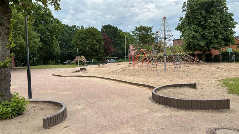 Sanierung: Das passiert in den Ferien an den Horneburger Schulen Im vorderen rechten Hofteil soll zukünftig die neue Mensa der Grundschule entstehen.