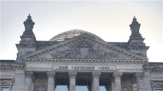 Im zurückliegenden Bundestagswahlkampf tauchten immer wieder Falschnachrichten auf. (Symbolbild)