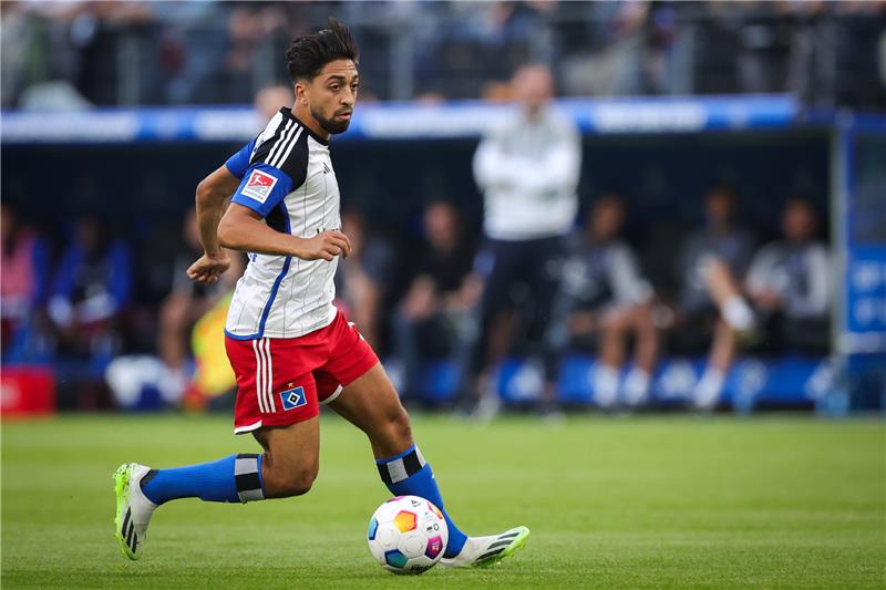 Trainingsabbruch: Schlimme Befürchtungen um HSV-Star Pherai Immanuel Pherai lenkte das HSV-Spiel gegen Schalke famos. Foto: dpa