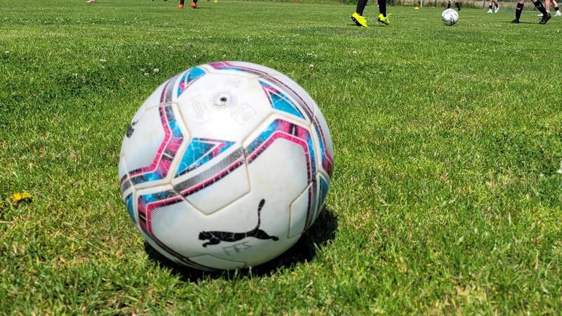 Jetzt die FuPa-Kader aktualisieren für den neuen „Steilpass“ Immer am Ball bleiben - das gilt auch bei der Kader-Aktualisierung.