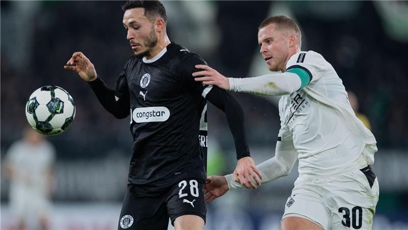 Immer auf der Hut: Gladbachs Kapitän Elvedi.