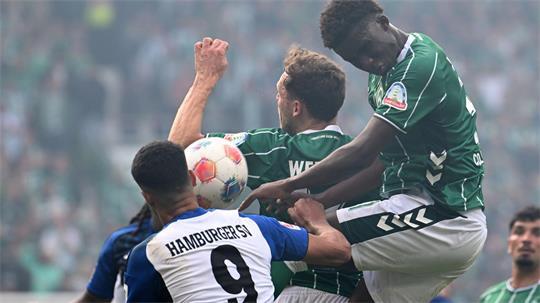 Immer brisant: das Nordderby des HSV gegen Werder Bremen. (Archivbild)
