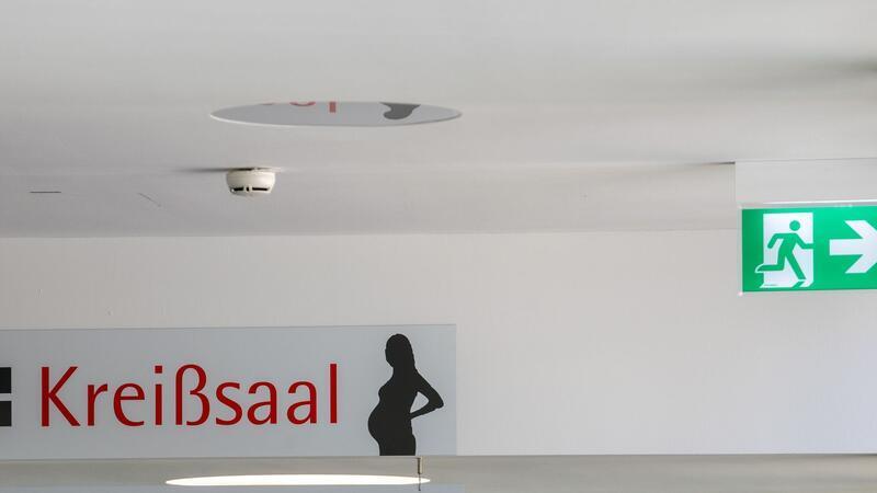 Immer häufiger kommen Kinder per Kaiserschnitt zur Welt.