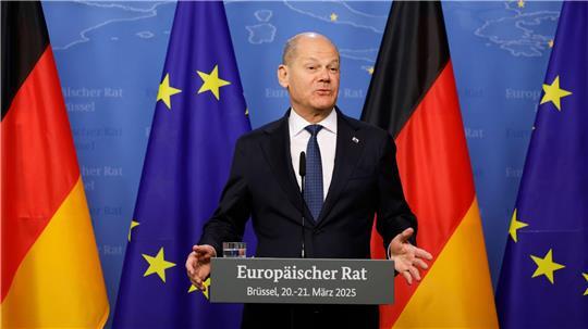 „Immer locker zu bleiben“ sei eine Lehre aus Scholz‘ Zeit an Brüssler Gipfeltischen, sagte der Bundeskanzler selbst. 