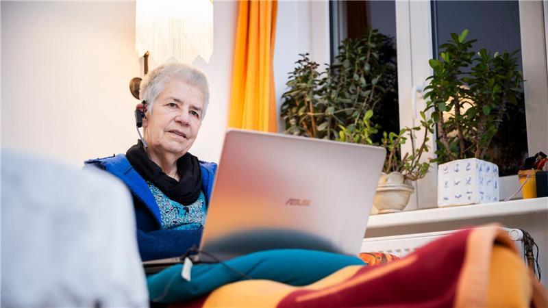 Immer mehr ältere Menschen nutzen das Angebot von Silbernetz. (Archivbild)