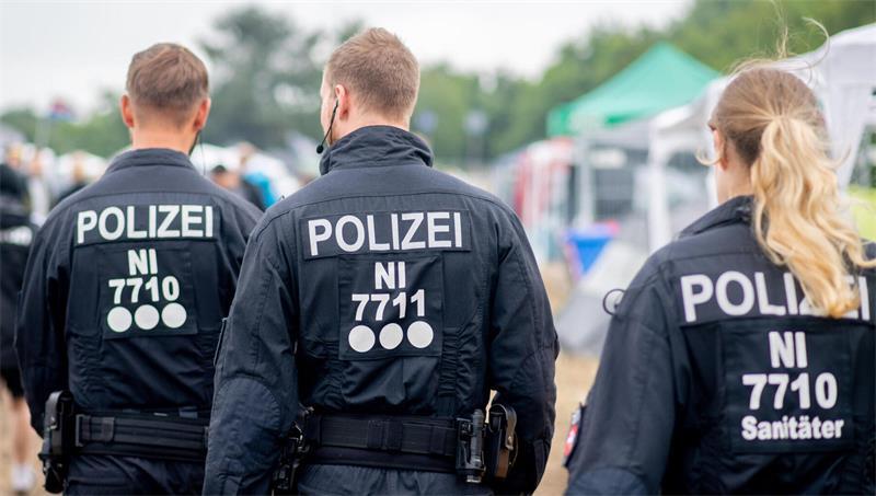 Immer mit dabei: Zahlreiche Einsatzkräfte sorgen auf dem Deichbrand Festival für Sicherheit.