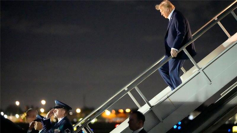 Trump: Grönland wird sich USA freiwillig anschließen Immer wieder Grönland: Bereits während seiner ersten Amtszeit war der Kauf der Insel ein großes Trump-Thema.