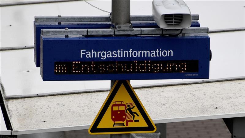 Pendler hoffen auf Entlastung – Marschbahn-Ausbau im Fokus Immer wieder kommt es aus der Strecke zu Verspätungen und Zugausfällen. (Illustration)