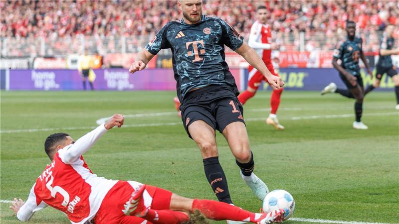 „Sehr ärgerlich“: Bayern lässt auch bei Union Punkte liegen Immer wieder kriegten die Berliner ein Bein dazwischen.