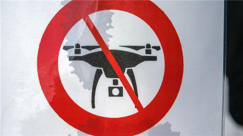 Wegen Spionage und Sabotage: Land pocht auf mehr Zivilschutz Immer wieder werden verdächtige Lichter an kritischer Infrastruktur gemeldet – mindestens in manchen Fällen wegen Drohnenflügen. (Archivbild)