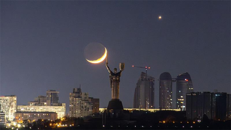 Raketen treffen Kiew - Ukrainer beklagen fehlende Vorwarnung Immer wieder wird Kiew von russischen Luftangriffen getroffen - vor allem nachts. (Archivbild)