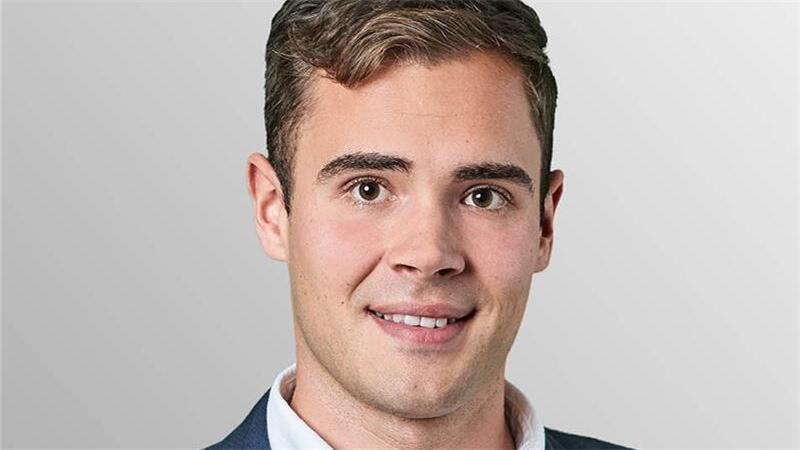 So holen Sie beim Hausverkauf das Beste heraus Immobilienmakler Rolf-Peter Koch von ISH Immobilien in Stade.