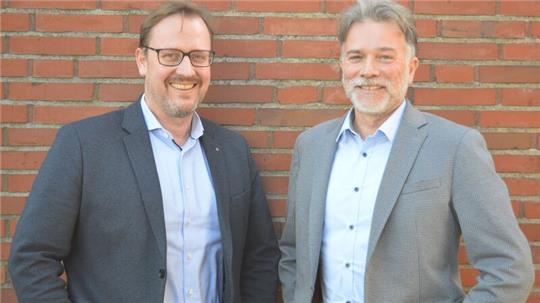 Immobilienökonom Stefan von Bargen (links) berät künftig die Mitglieder von Haus & Grund Buxtehude. Er wird mit dem 1. Vorsitzenden André Grote zusammenarbeiten.