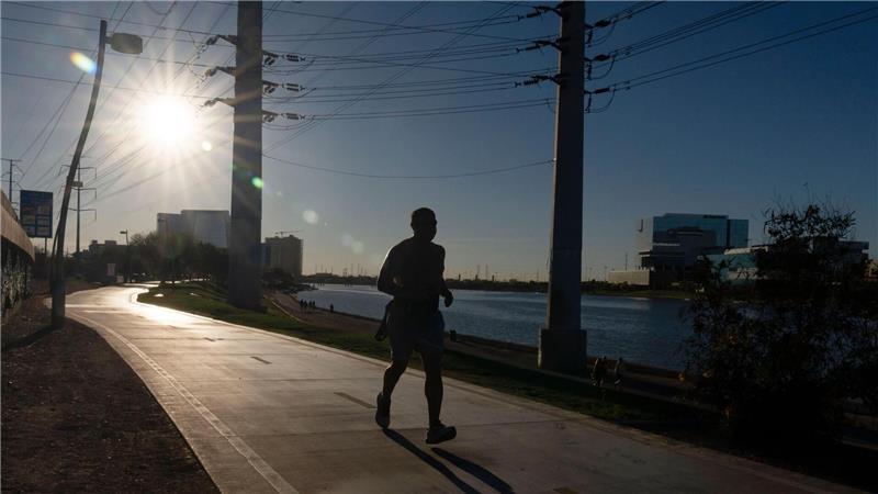 In Arizona sind die frühen Morgenstunden aktuell die beste Zeit für körperliche Anstrengungen, bevor die Temperaturen am Tag der 40-Grad-Marke entgegenklettern. 